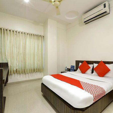 Oyo 4198 Hotel Shri Sai Murli Shirdi Exteriör bild