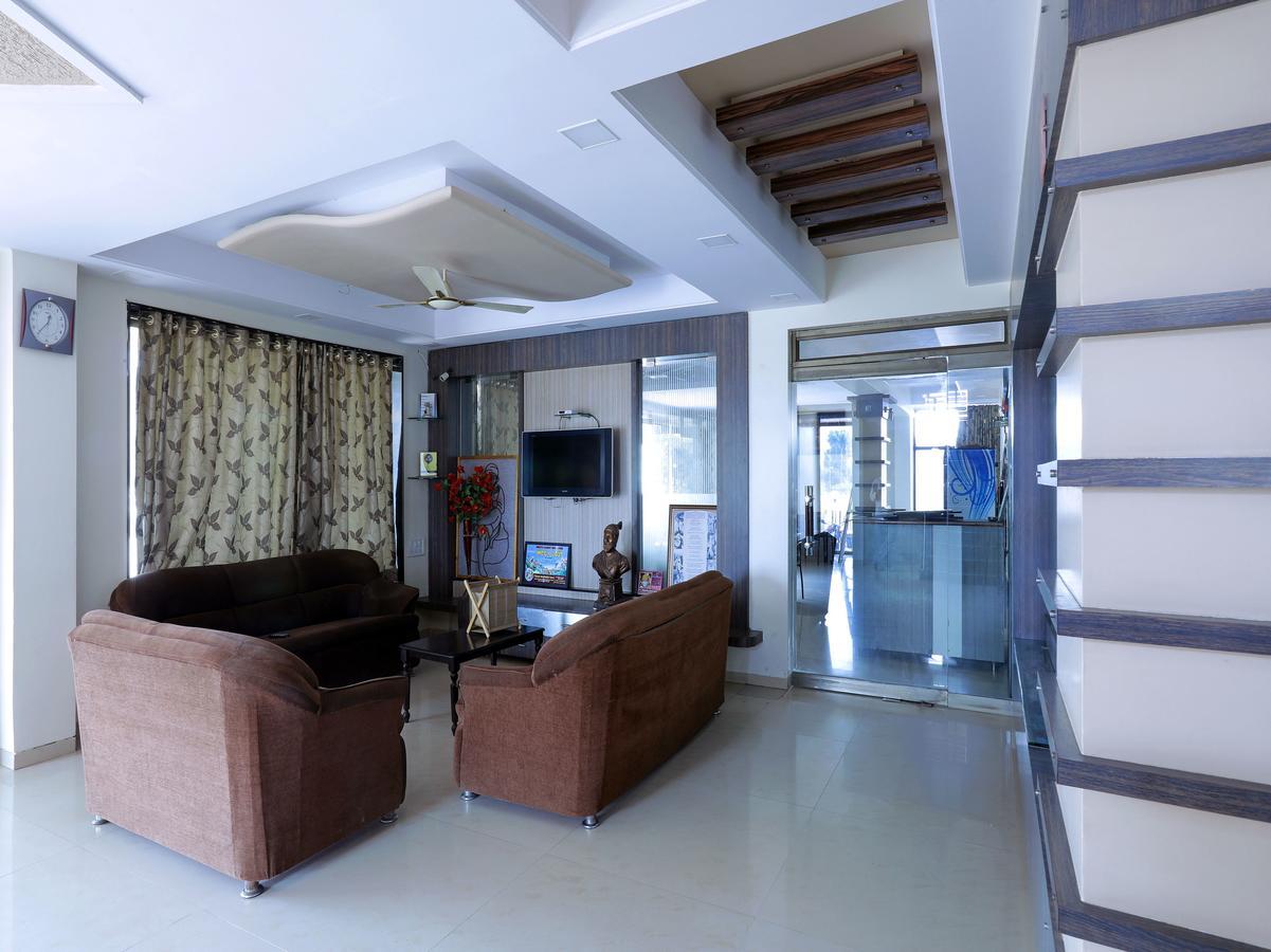 Oyo 4198 Hotel Shri Sai Murli Shirdi Exteriör bild