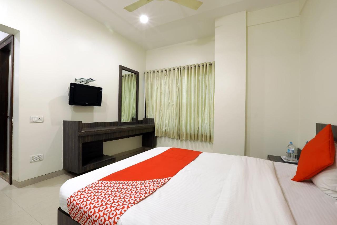 Oyo 4198 Hotel Shri Sai Murli Shirdi Exteriör bild