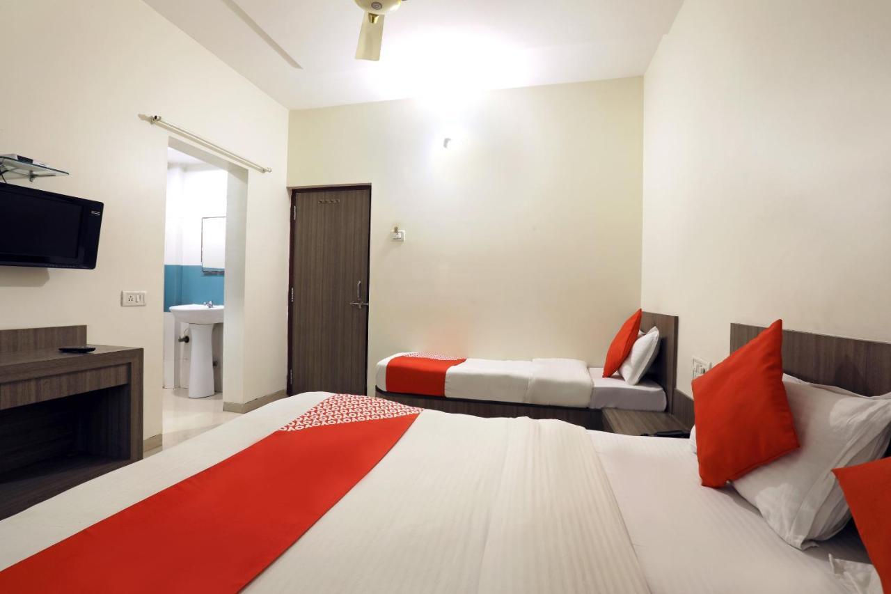 Oyo 4198 Hotel Shri Sai Murli Shirdi Exteriör bild
